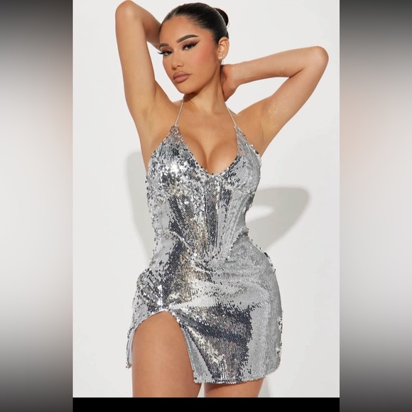 Plus size sequin mini dress with side slit and in built corset size 2X - Picture 2 of 3